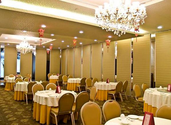 张巧芳,公司经营范围包括:办公用品,建筑装饰材料(除危险品